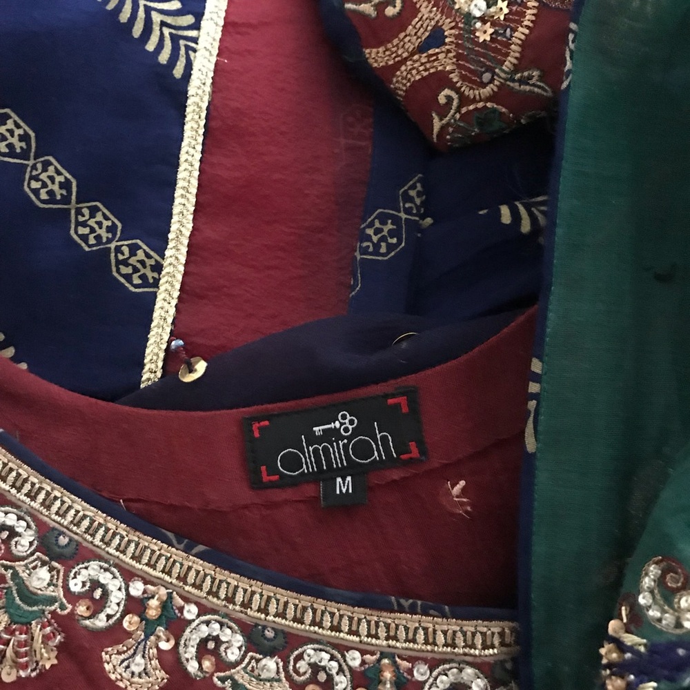 ❗️SOLD❗️Almirah,indian pakistani, women dress - Picture 6 of 8